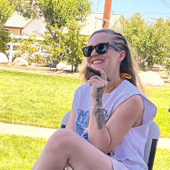 Meet your Posher, Kimia - Picture 1 of 1